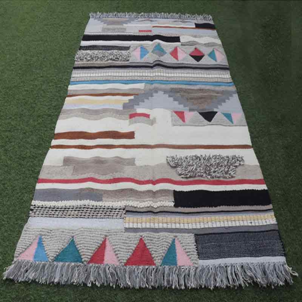 WOOLEN MACHINE WORK RUGS & CARPETS